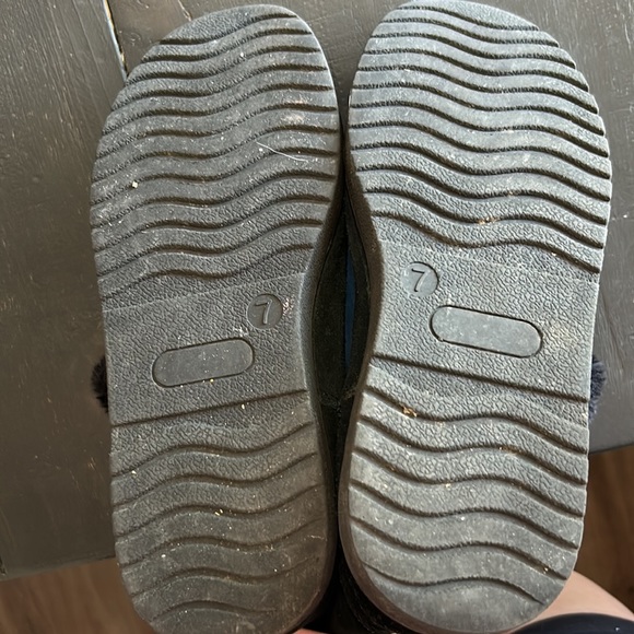 Black fuzzy boots - Picture 6 of 7